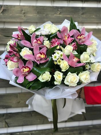 Букет цветов из: Розы и Хризантемы в Шахунье