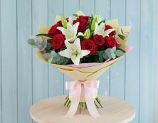 Букет цветов из:  Лилии и Розы в Шахунье