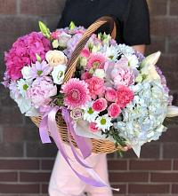 Композиция солнечный день в Шахунье Цветочная композиция из Розы, Хризантемы, Пионы и Лизиантусы в корзине в Шахунье