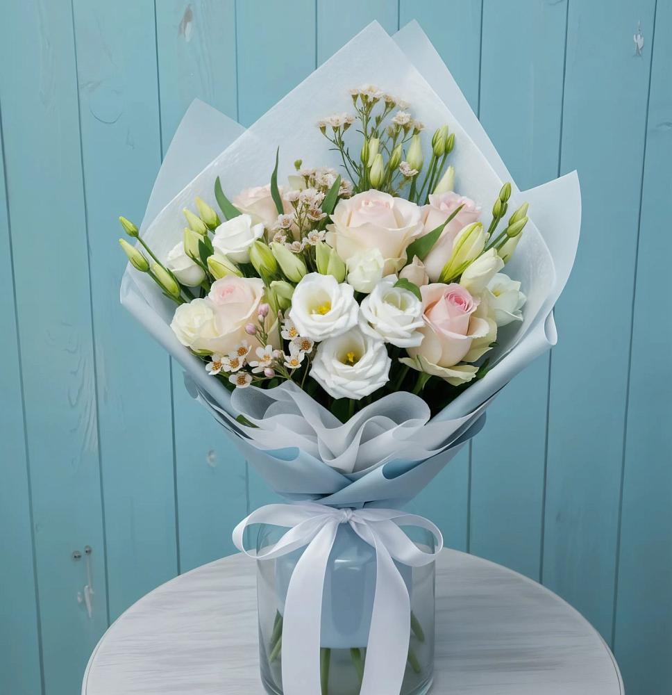 Букет цветов из: Розы и Лизиантусы в Шахунье