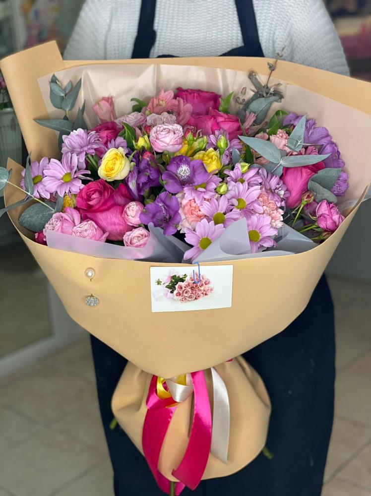 Букет цветов из: Хризантемы, Гвоздики и Альстромерии в Шахунье