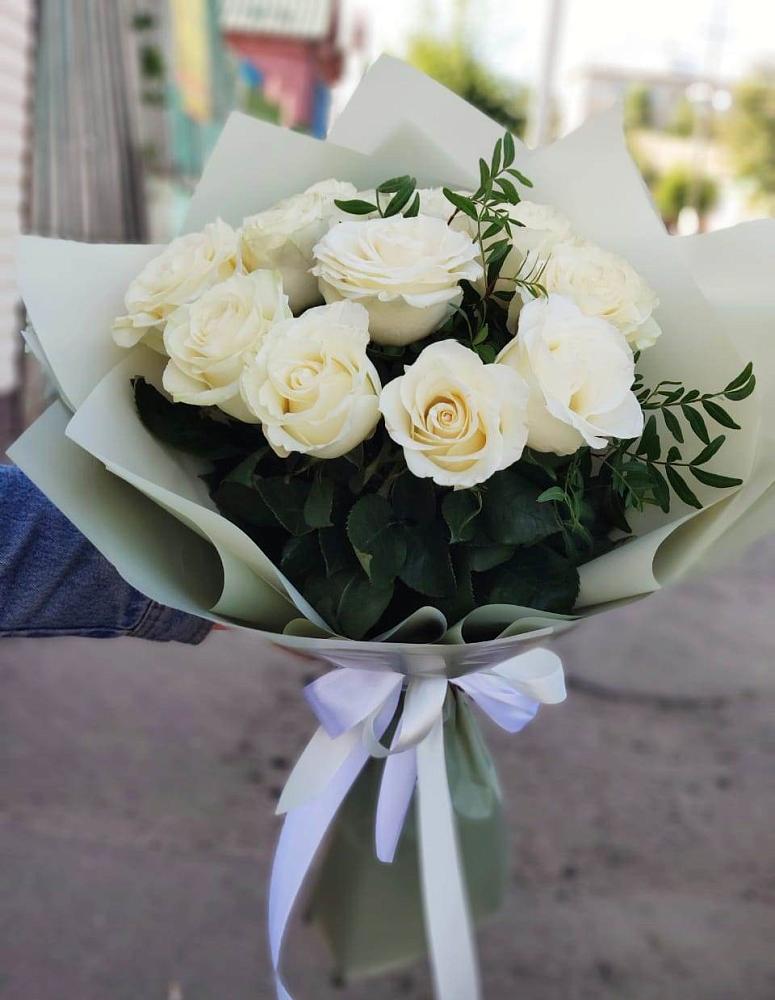 Букет Белые розы Проуд в Шахунье