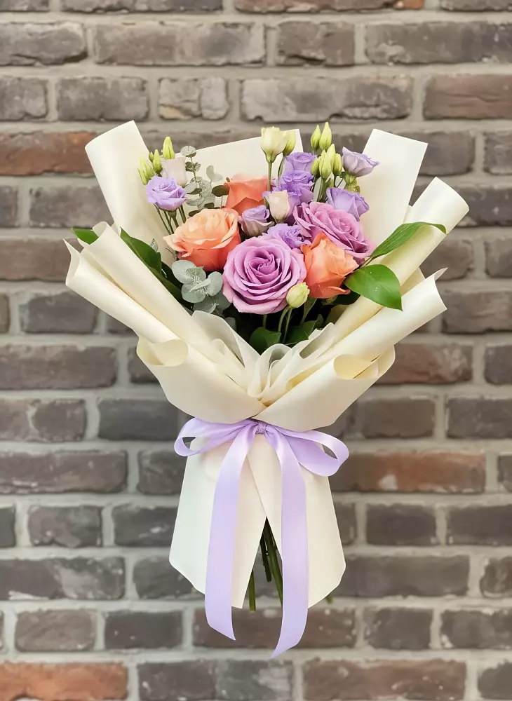 Букет цветов из: Лизиантусы и Розы в Шахунье