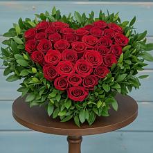 Цветочная композиция из Розы в виде сердца в Шахунье