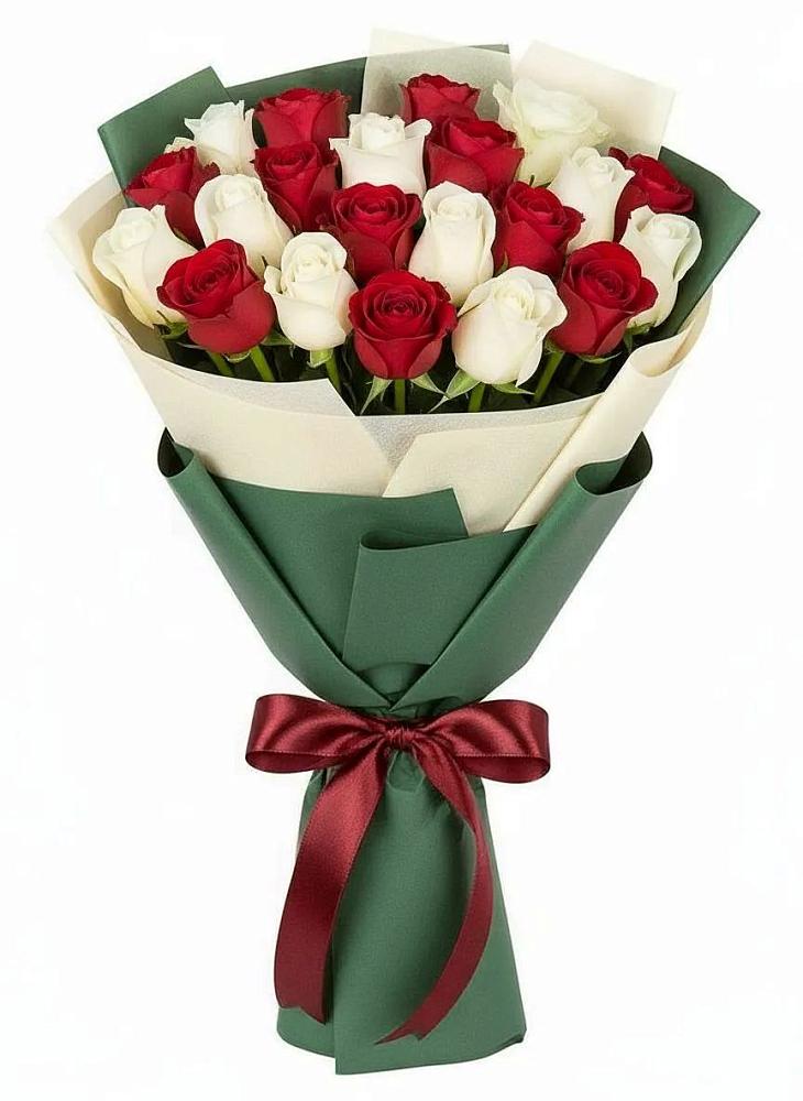 Букет Микс из красных и белых роз в Шахунье