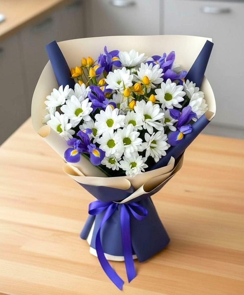 Букет цветов из: Розы, Ирисы и Хризантемы в Шахунье