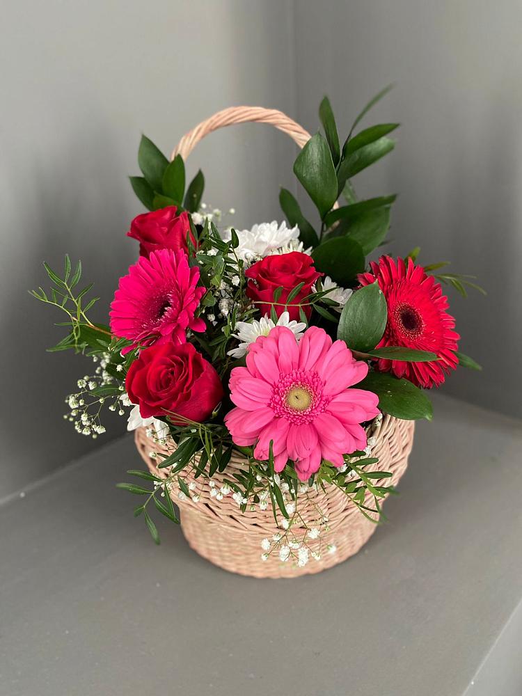 Цветочная композиция из Розы, Хризантемы и Герберы в корзине в Шахунье
