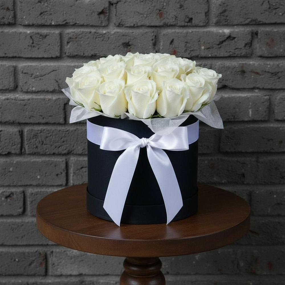 Цветочная композиция из Розы в шляпной коробке в Шахунье