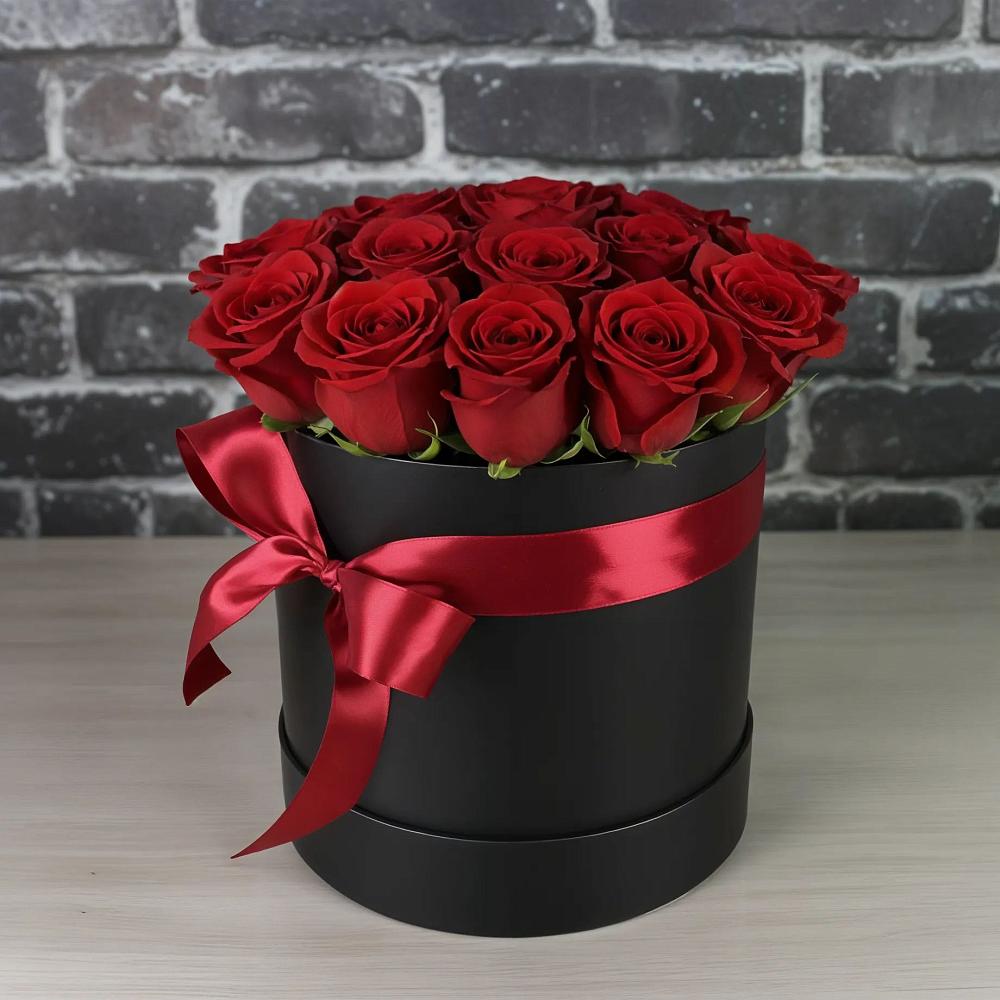 Цветочная композиция из Розы в шляпной коробке в Шахунье