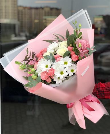 Букет цветов из: Розы, Лизиантусы и Хризантемы в Шахунье