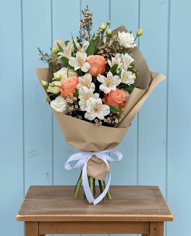 Букет цветов из: Альстромерии, Лизиантусы, Розы и Хризантемы в Шахунье