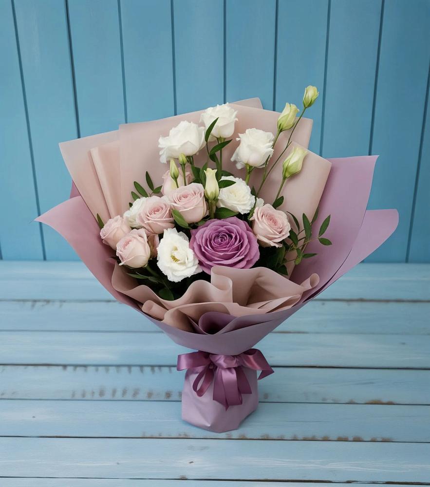 Букет цветов из: Розы и Лизиантусы в Шахунье